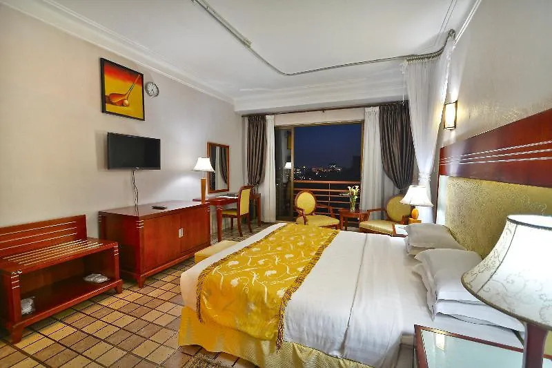 Hotel Africana Kampala 3*,